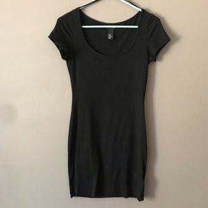 Black bodycon dress